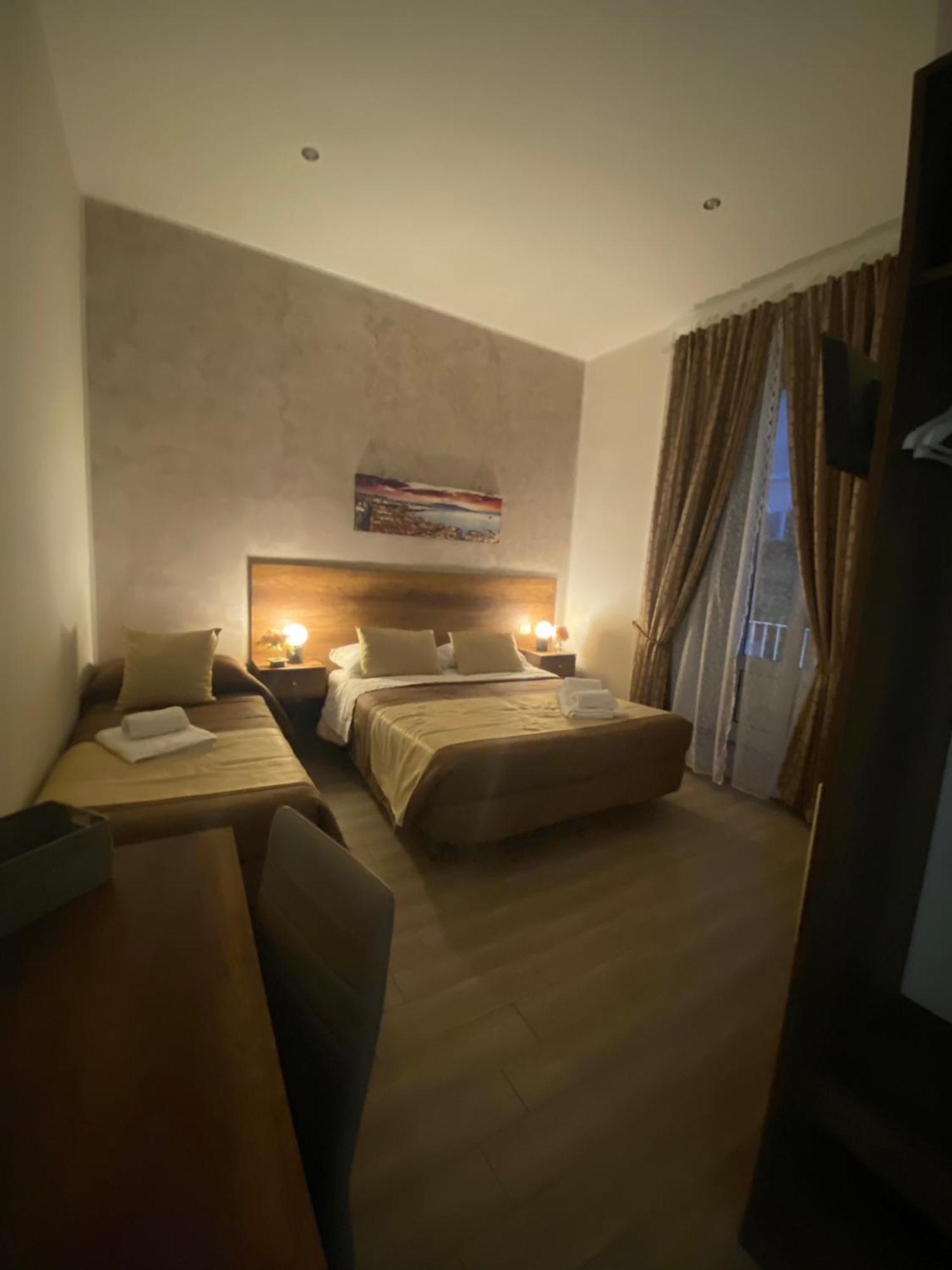 ナポリ La Dimora Dei Borboni Bed & Breakfast エクステリア 写真